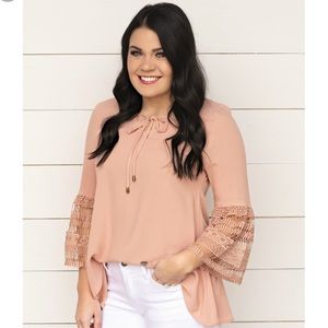 Doe & Rae pink top NWT!